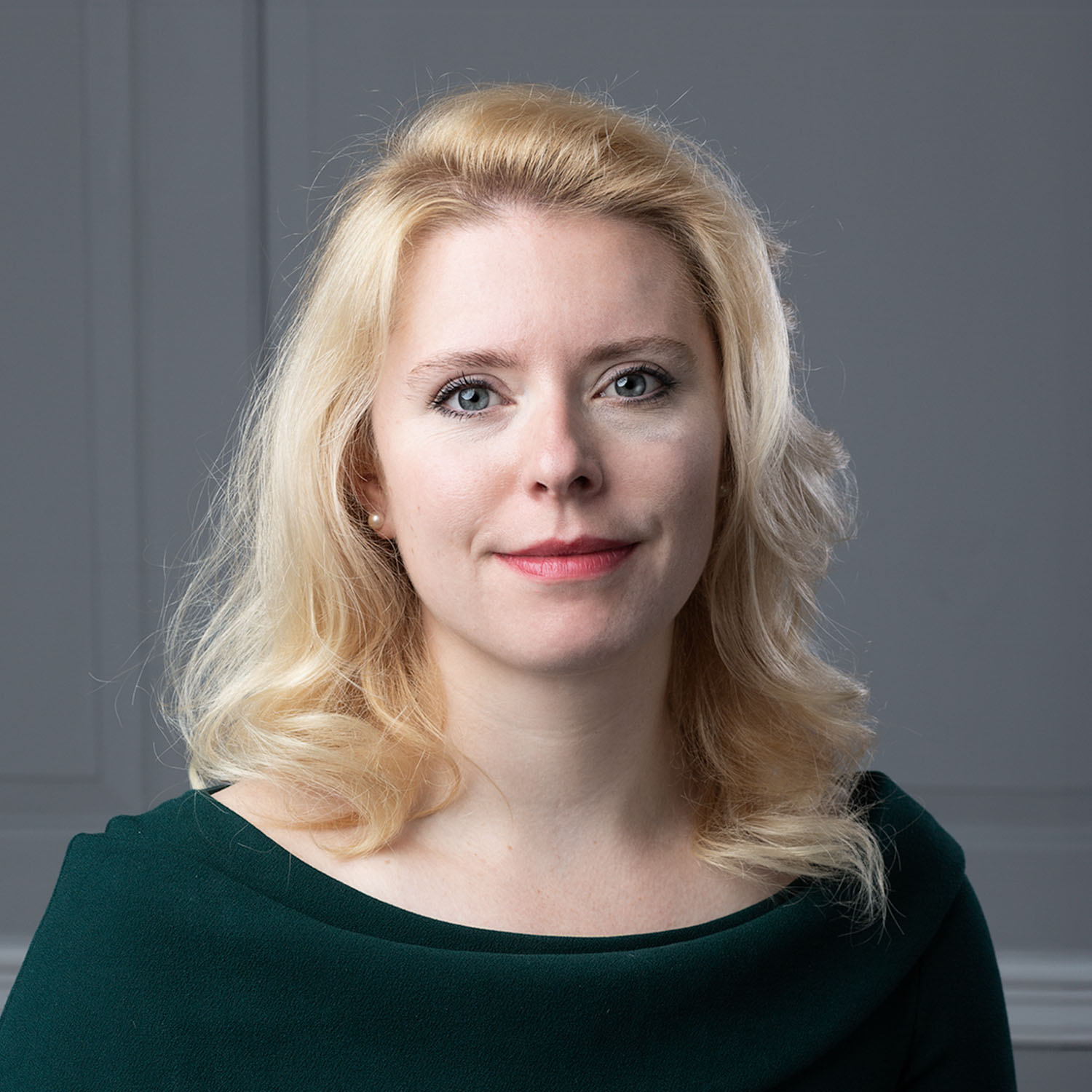 Fiona Stewart